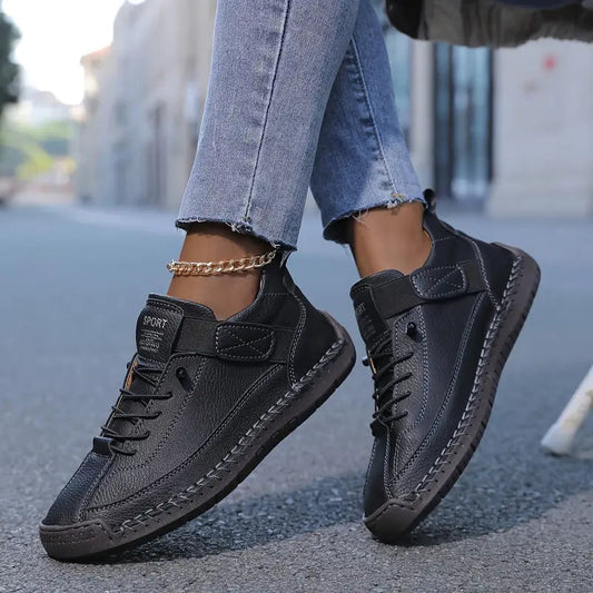 Sneakersy damskie – fakturowana cholewka