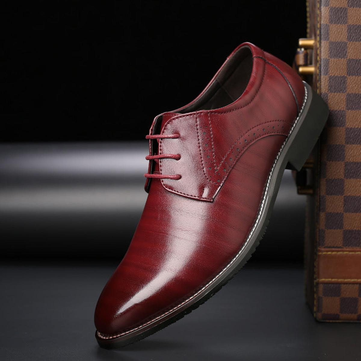 Buty męskie eleganckie – widok z góry