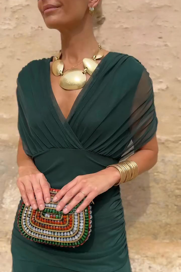Sukienka maxi wieczorowa – stylizacja