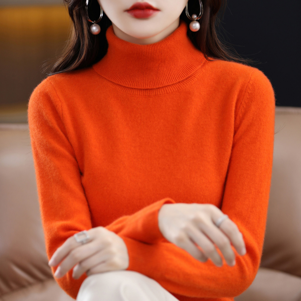 Sweter damski z golfem – stylizacja
