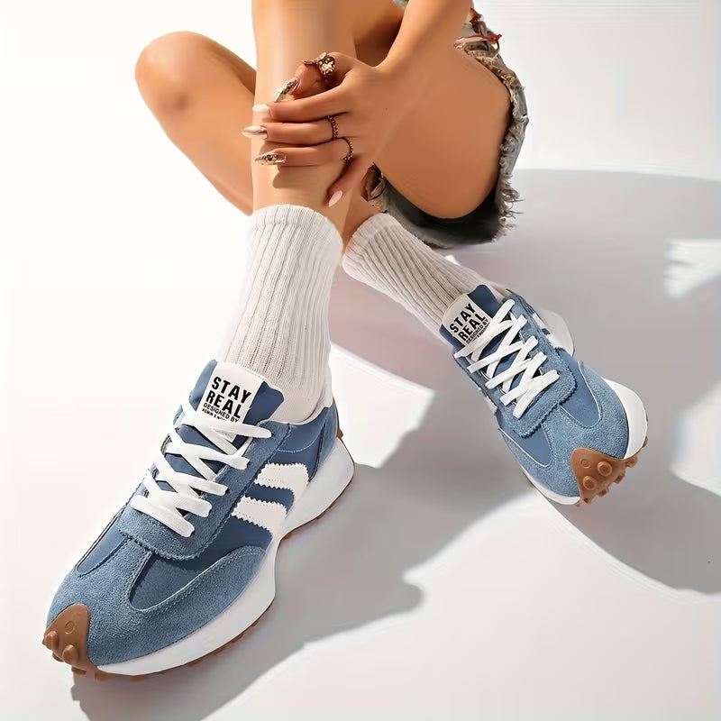Damskie sneakersy na platformie – retro, sznurowane, gruba podeszwa
