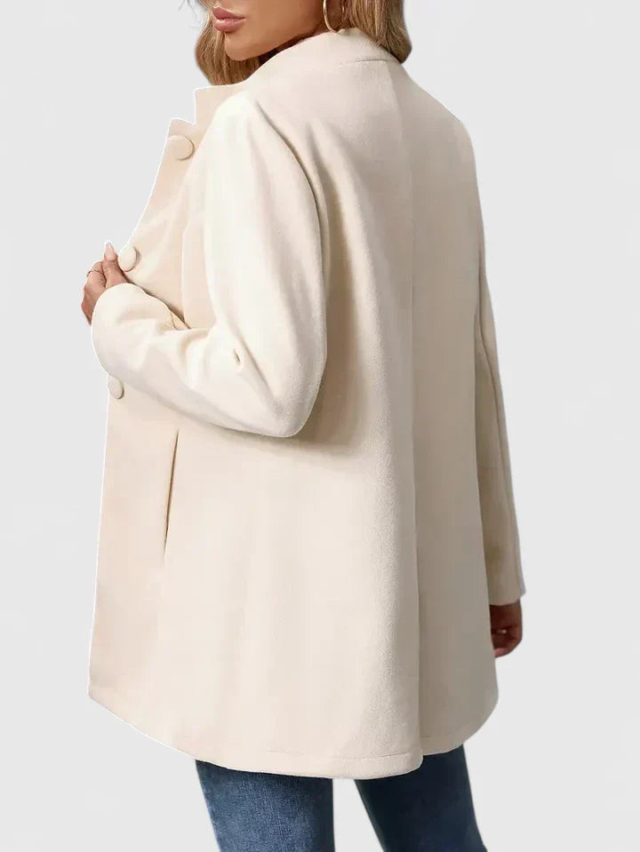 Elegancka kurtka – detal guzików