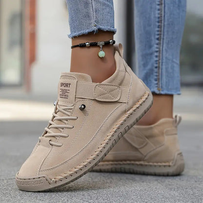 Sneakersy damskie – kontrastowe przeszycia
