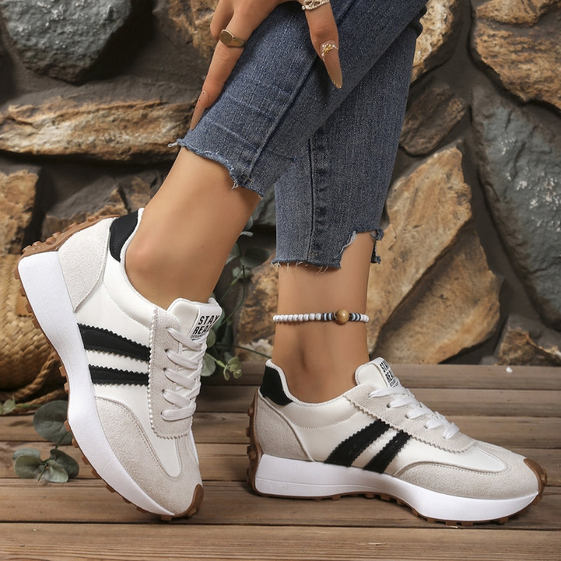 Damskie sneakersy na platformie – retro, sznurowane, gruba podeszwa