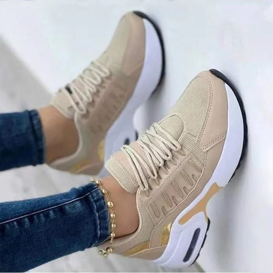 Sneakersy komfortowe – widok z boku