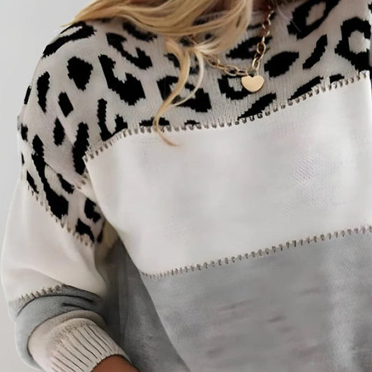 Damski sweter dzianinowy – detal wzoru