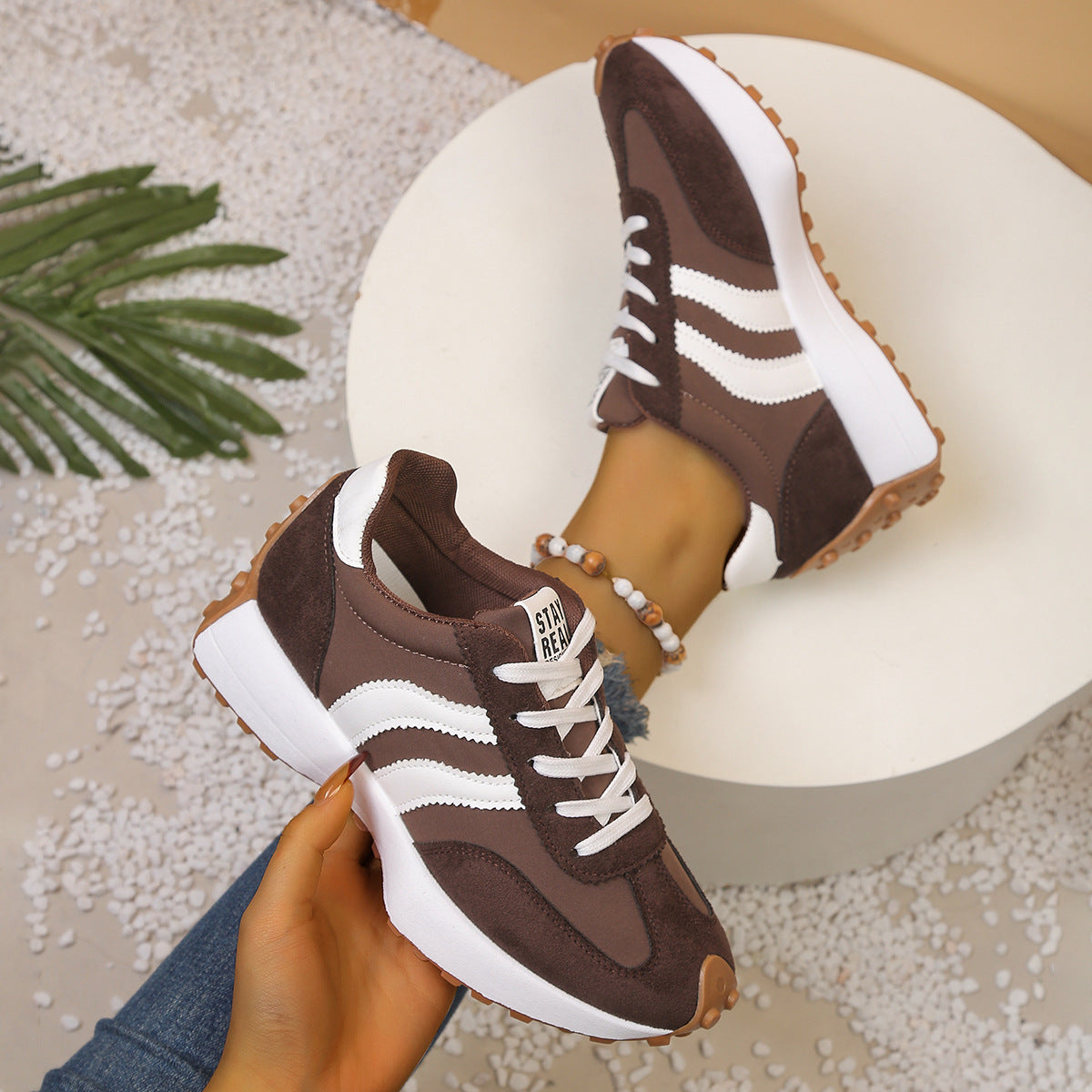 Lekkie sneakersy ortopedyczne damskie – wygodne, z amortyzacją