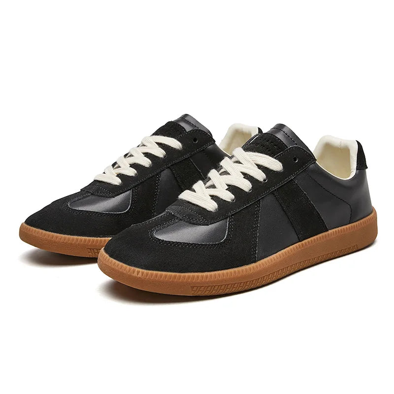 Sneakersy męskie – sznurowanie