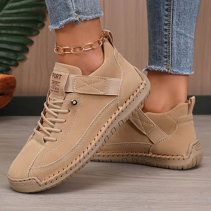 Sneakersy komfortowe – detal podeszwy