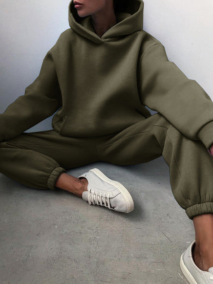 Komplet damski – bluza i joggery, stylizacja