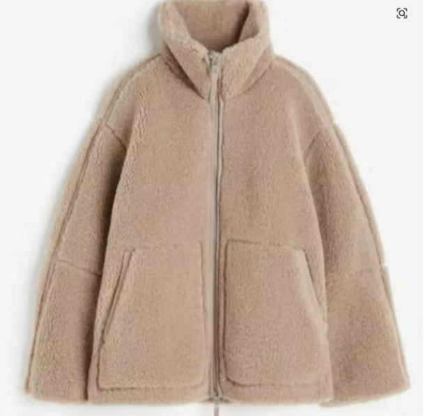Kurtka polarowa oversize – luźny krój