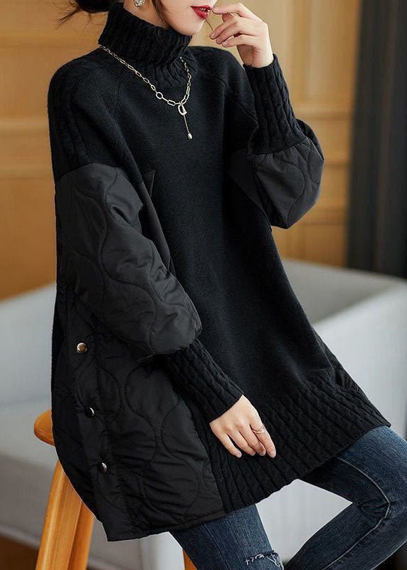 Sweter z golfem – detal dzianiny