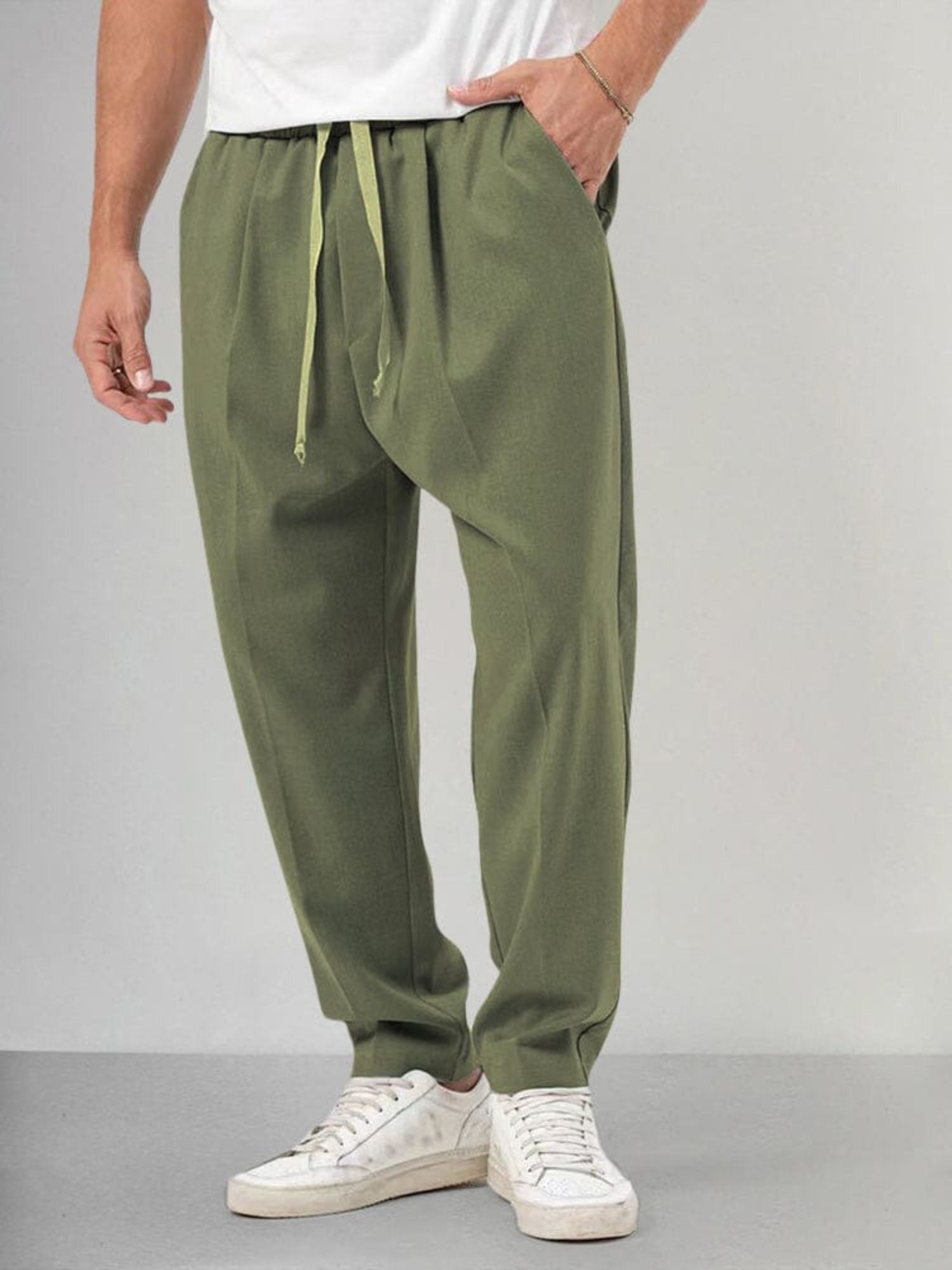 Męski komplet dresowy – detal bluzy