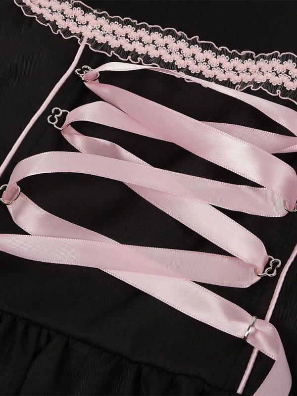 Kwiecista sukienka dirndl – widok z boku