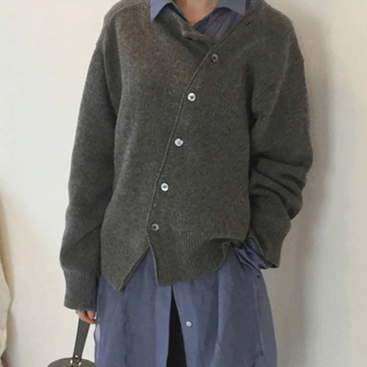 Sweter damski dzianinowy – profil
