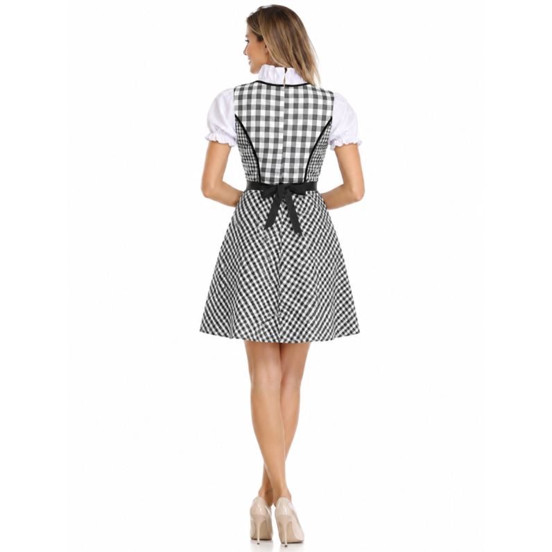 Sukienka dirndl tyrolska z bluzką z falbaną – detal