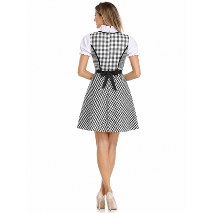 Sukienka dirndl tyrolska z bluzką z falbaną – detal