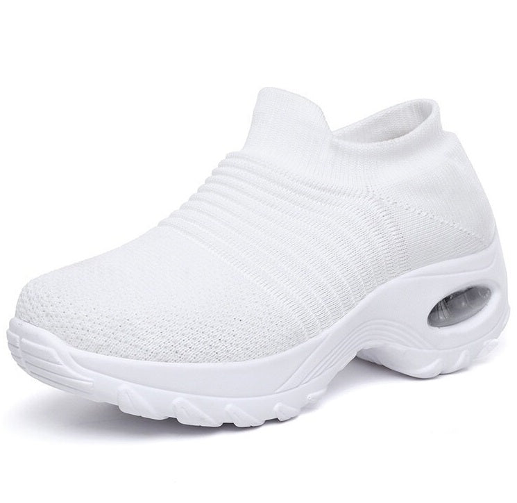 Sneakersy damskie – lekka konstrukcja
