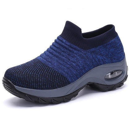 Sneakersy damskie – detal podeszwy